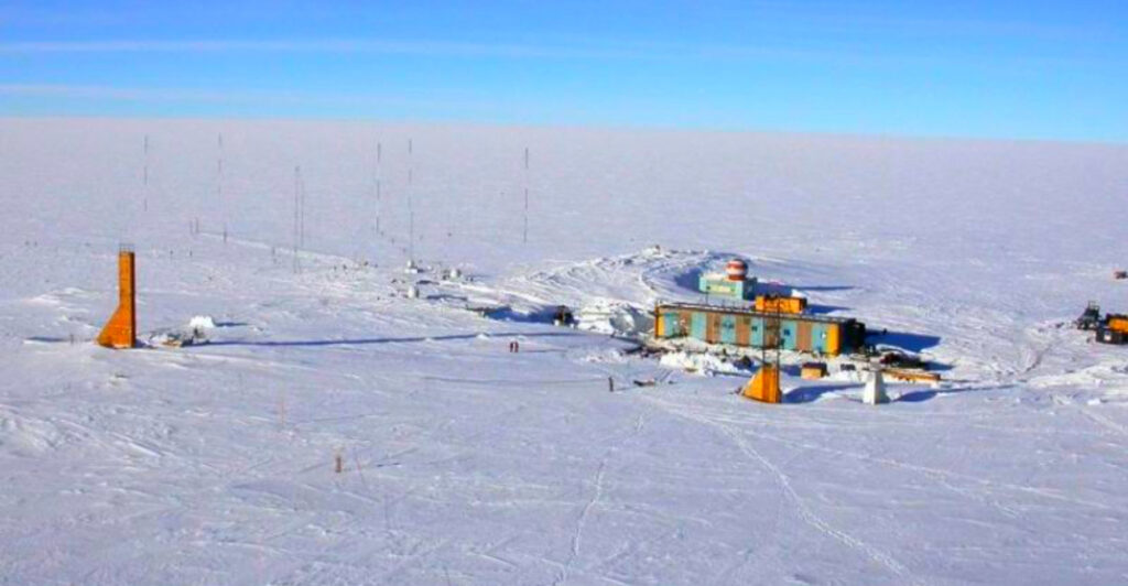 Scientists Just Found These 12 Hidden Lakes Under Antarctica – And What’s Inside Will Amaze You