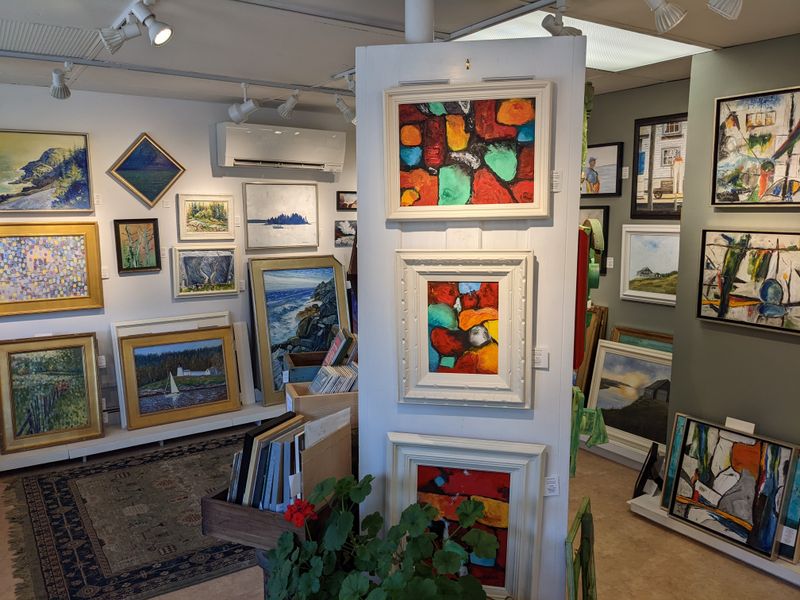 Art, galleries, and maritime craft