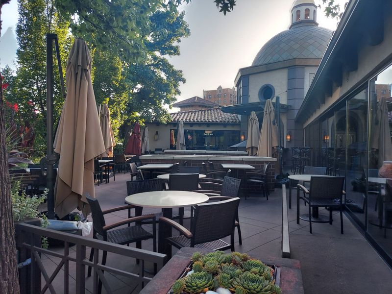 Country Club Plaza Patio Vibes