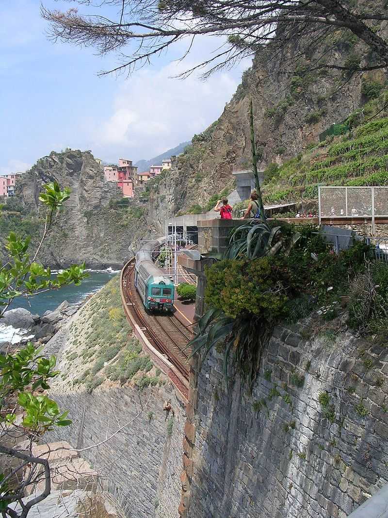 Cinque Terre by Train (Italy): La Spezia ↔ Levanto (stopping in the villages)
