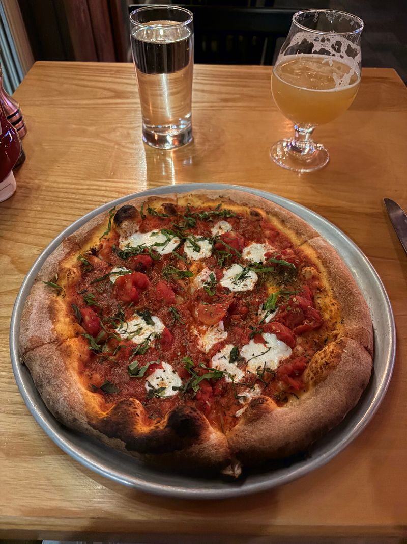 Lunch, Après, and Late Dinner Hours