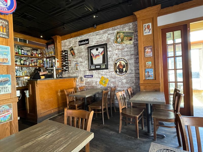 Takeout and delivery options