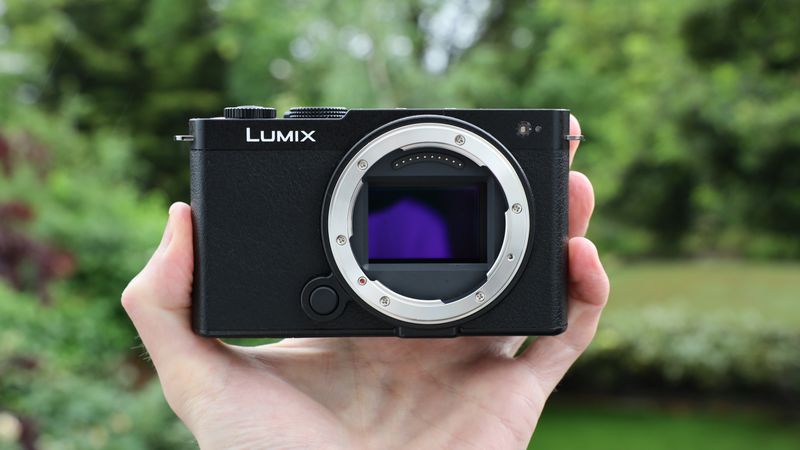Panasonic LUMIX S9 – Compact Full-Frame Mirrorless Made for Creators on the Go