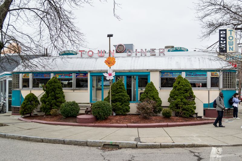 Deluxe Town Diner - Watertown