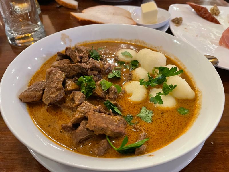 Staropolska (Chicago) - A classic in Avondale's Polish corridor