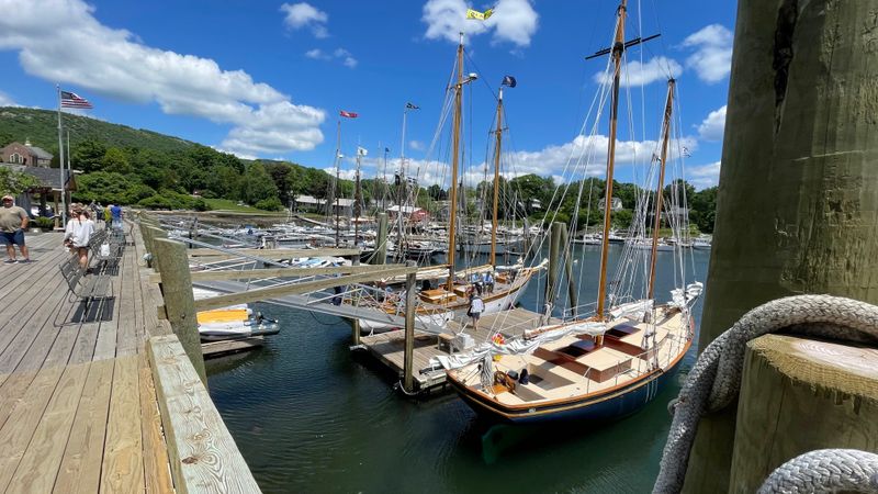 Camden, Maine — Harbor Views & Seasonal Serenity
