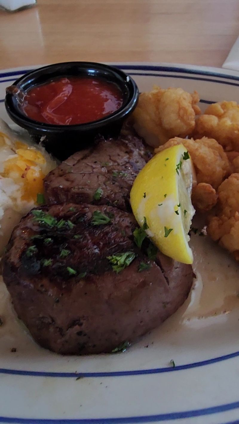 Seafood Comforts Without Fuss