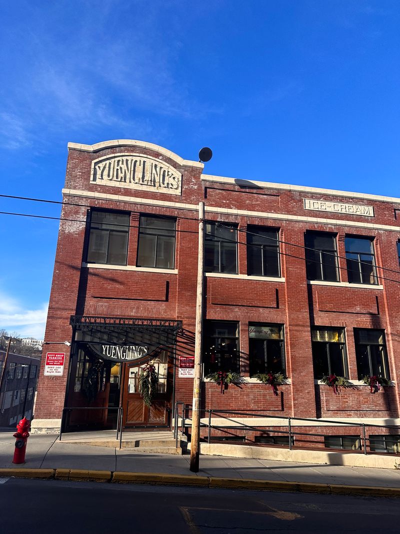 Visitor Tips and Hours