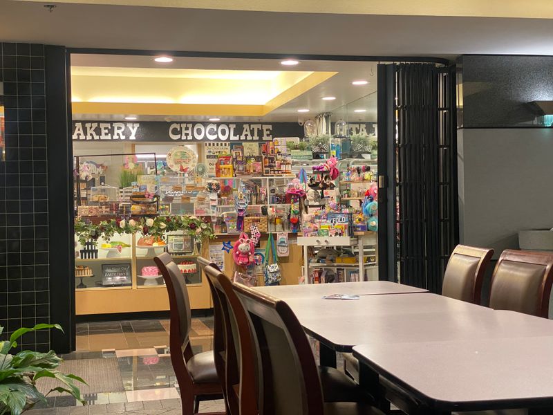 Du Chocolate Café & Bakery - Fresno