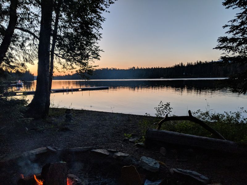 Relax at Swan Lake & Nearby Waters