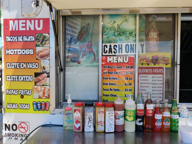 Texas: Hot Dogs and Corn Guy (Food Truck), Houston