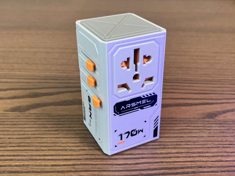 VisaPro All-in-One Travel Adapter (170W class)