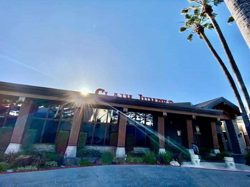 Claim Jumper Restaurant & Saloon (Multiple CA locations)