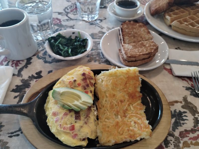 The Giant Farmington Omelet