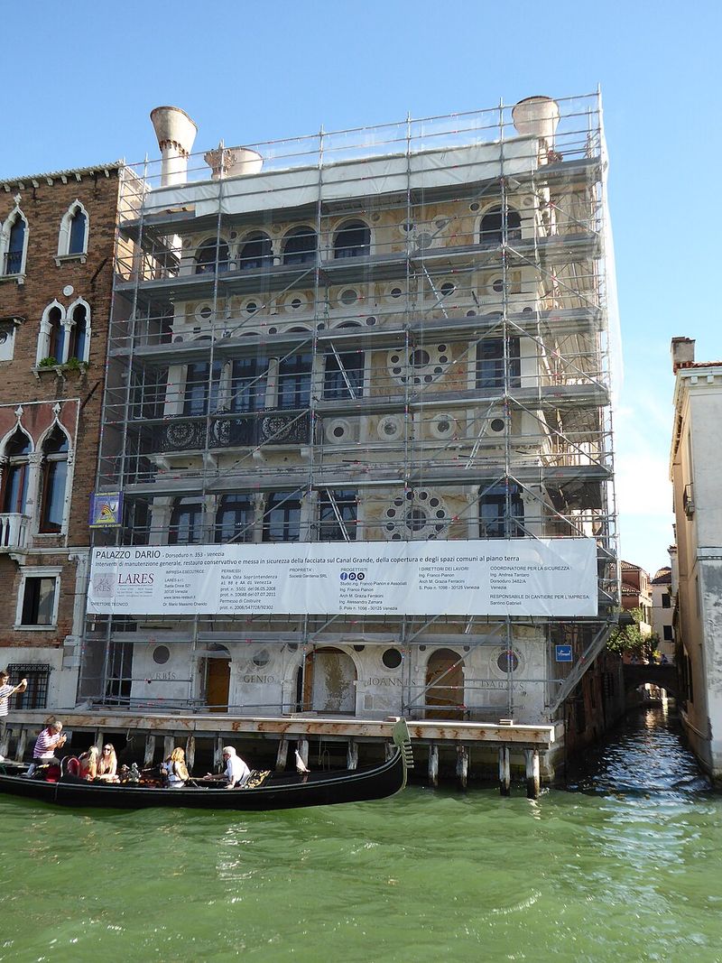 Its look is part of the seduction: Gothic meets early Renaissance