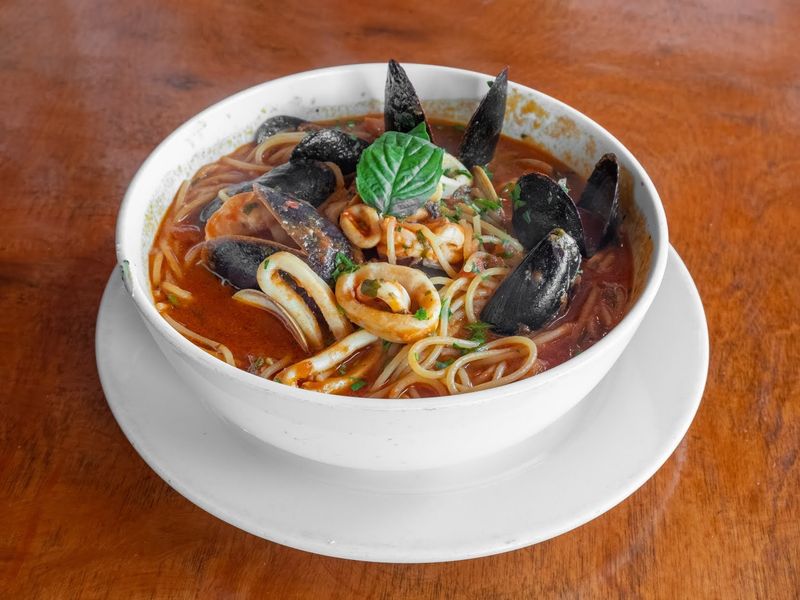 Mussels, linguine, and that seaside comfort