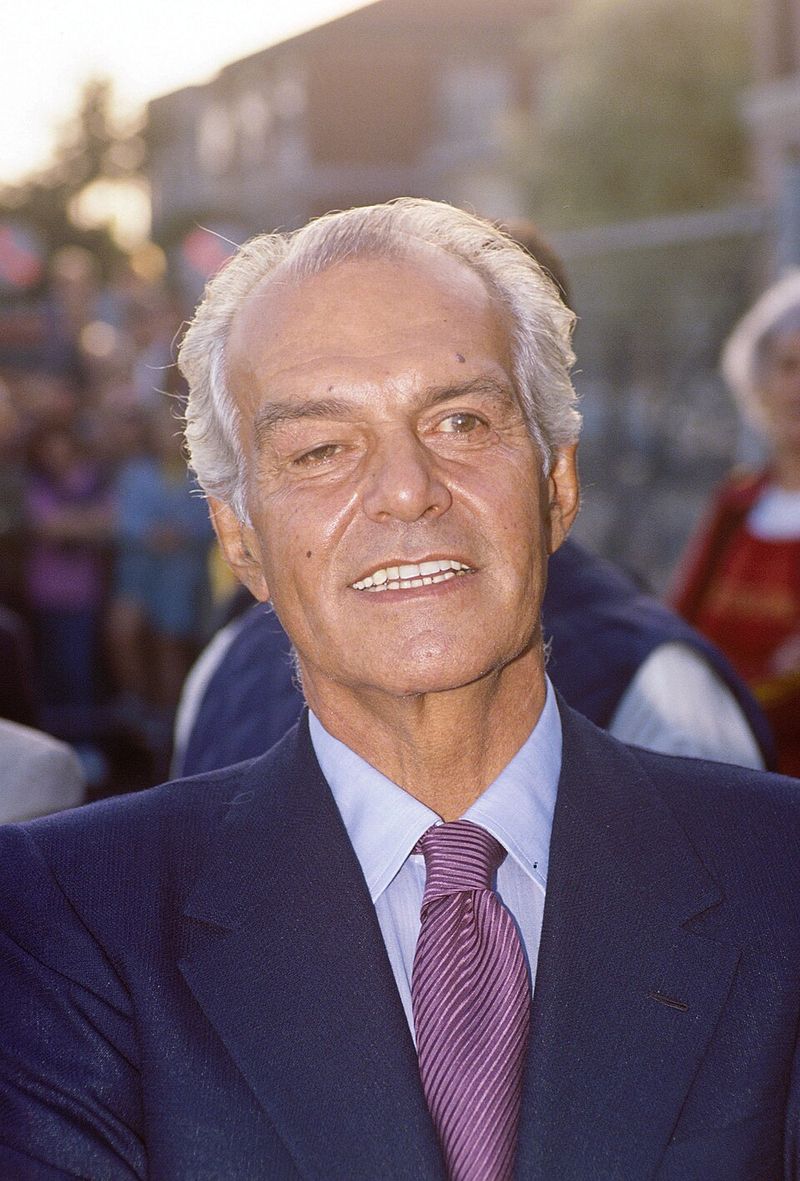 A powerful Italian financier's suicide became part of the story (1993)