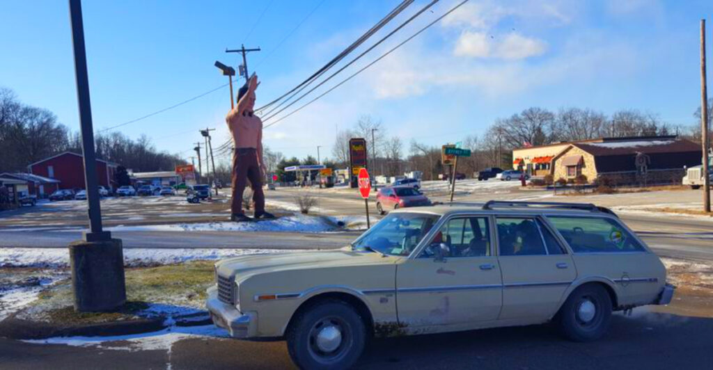 These Iconic Roadside Attractions Are Pure Americana – And They’re Fading Fast