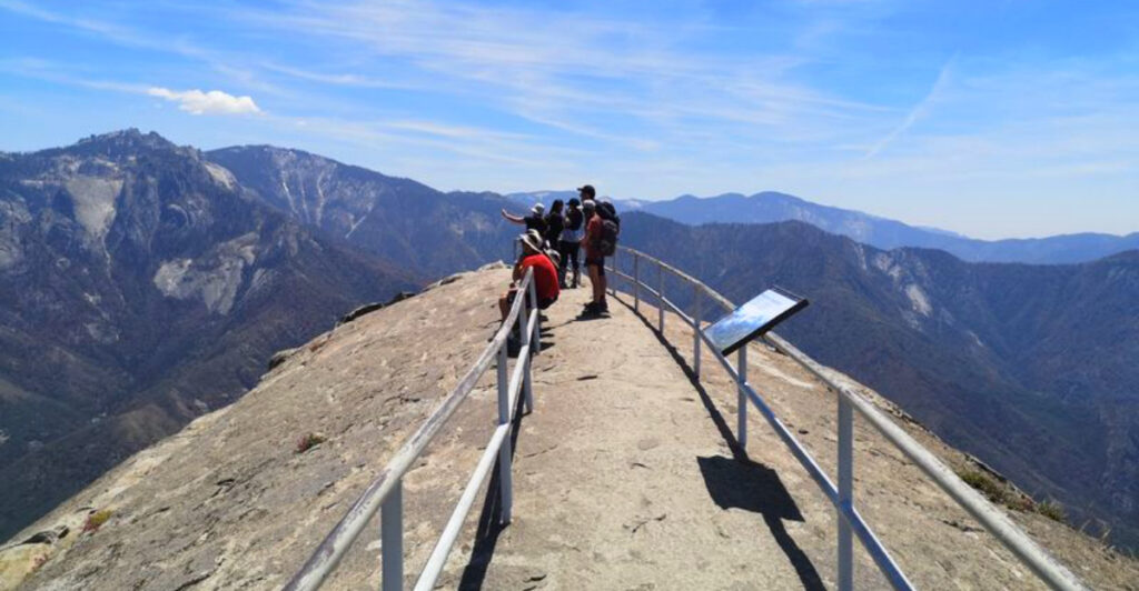 This California Trail Feels Like Standing on Top of the Sierra Nevada