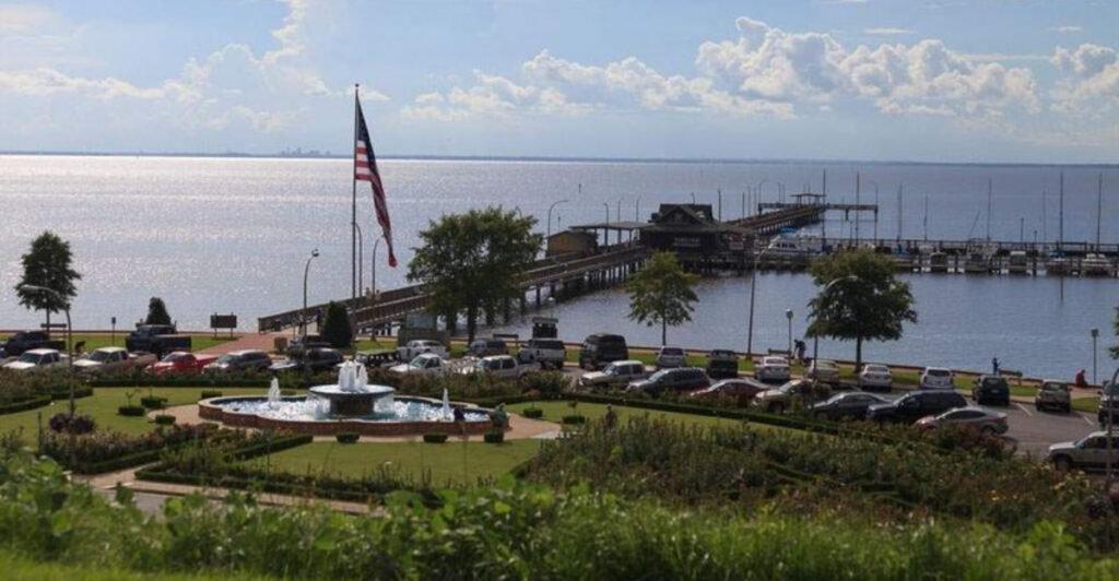 This Charming Bayside Hideaway Is the South’s Most Underrated Winter Escape