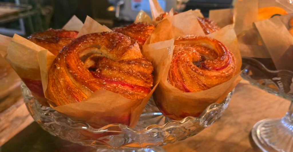 This Spokane, WA Breakfast Spot’s Cinnamon Rolls Are Worth the Morning Line