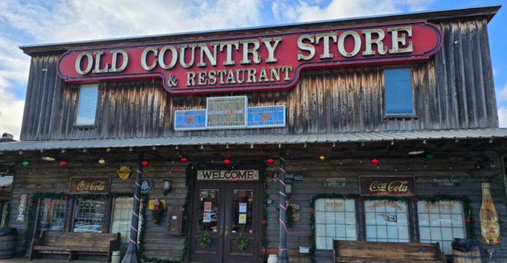 This Tennessee Buffet Serves Southern Food So Good Locals Keep Coming Back