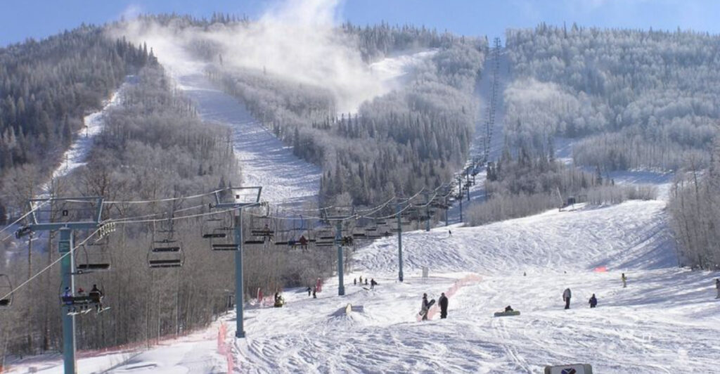 This Under-the-Radar Colorado Resort Makes Ski Days Simpler and More Scenic