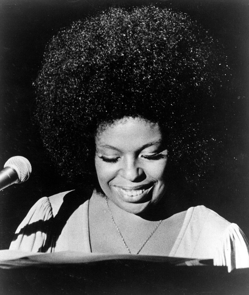 Killing Me Softly with His Song – Roberta Flack (1973)