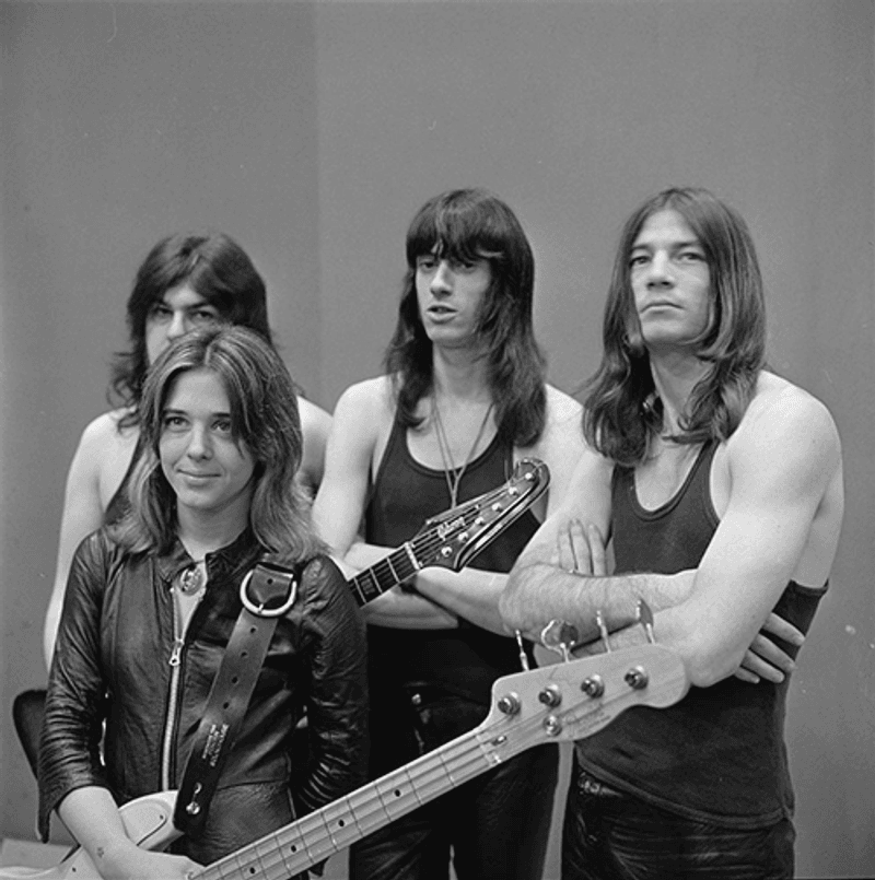 Suzi Quatro — Hard Rock Bass Pioneer