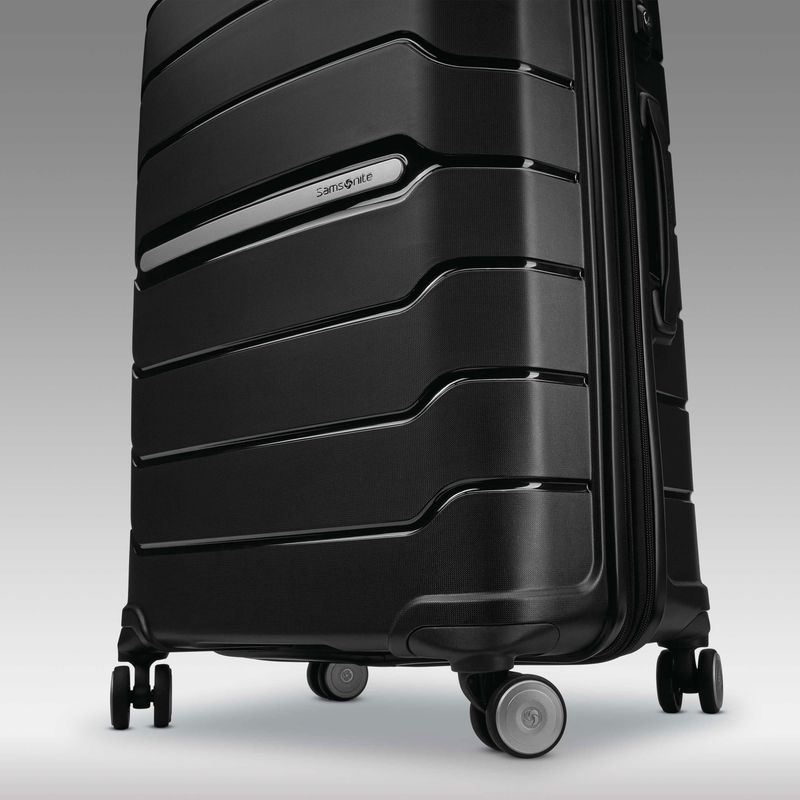 Samsonite Freeform Large Spinner (Checked)