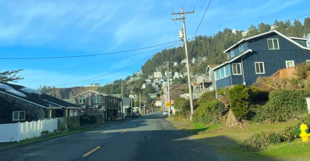 Tucked Along the Oregon Coast, This Tiny Town Has Sea Cliffs and Almost No Crowds