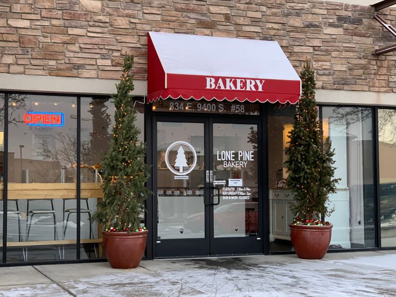 Lone Pine Bakery - Sandy