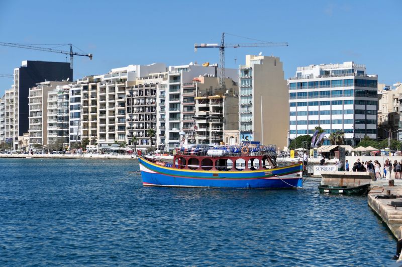 Malta & Sliema — English Official and Everyday