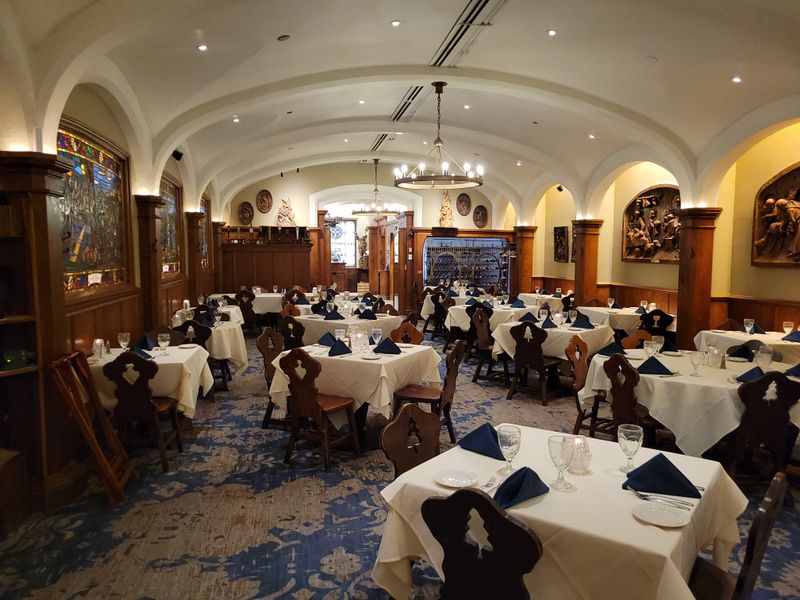 Wisconsin: Mader's Restaurant, Milwaukee