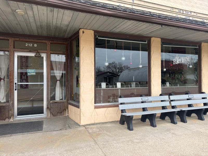 The Farmhouse (Riley / Olsburg)