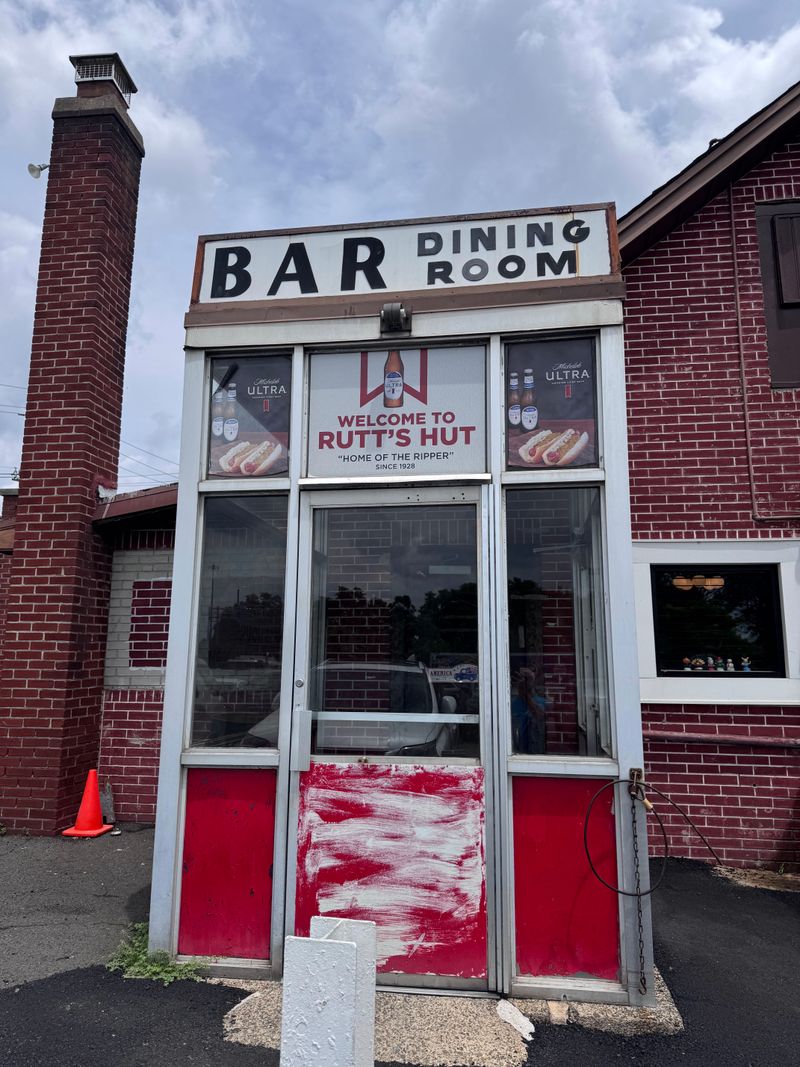 Rutt's Hut (Clifton)