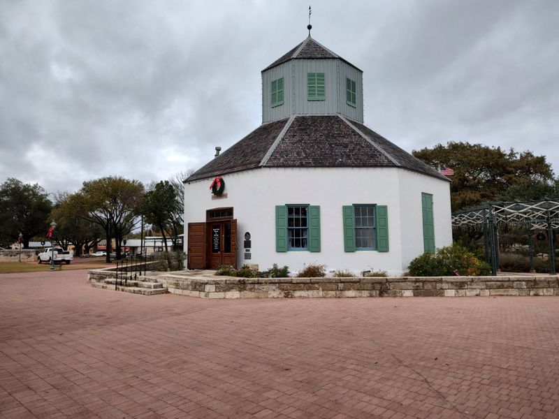 Marktplatz and Vereins Kirche