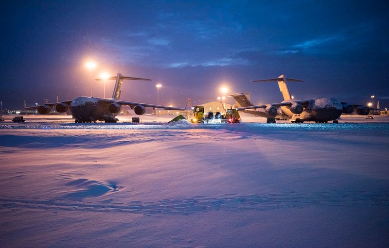 De-Icing Fluid Shortage Compounds Weather-Related Disruptions