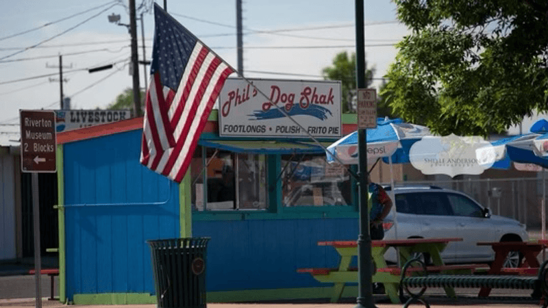 Wyoming: Phil's Dog Shak, Riverton