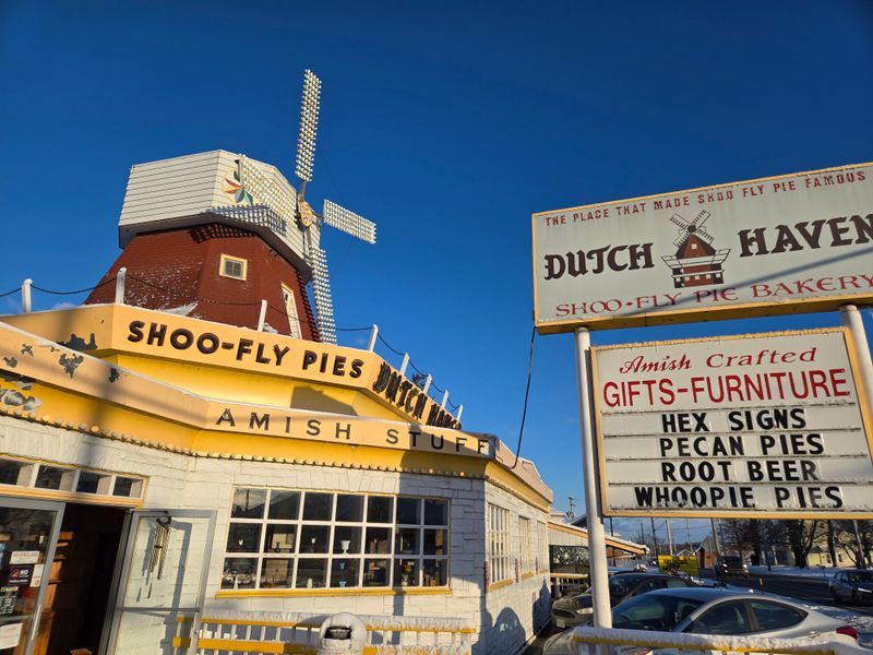 Dutch Haven Shoo-Fly Pie Bakery & Gift Shop (Ronks)