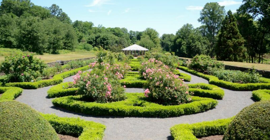 10 Beautiful Gardens in New Jersey That Make Spring Feel Like a Reset