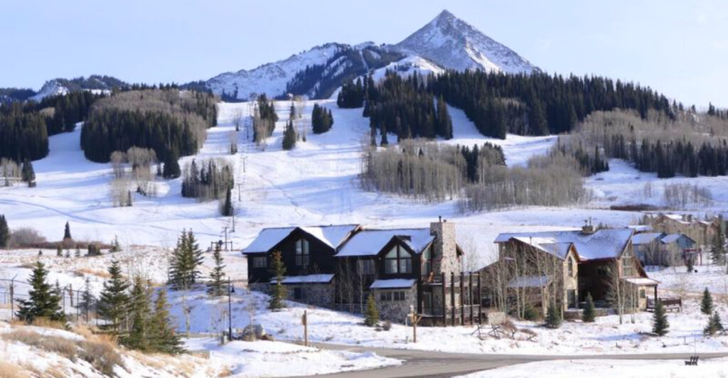 10 Colorado Winter Towns That Deliver Big Views Without the Big-City Feel