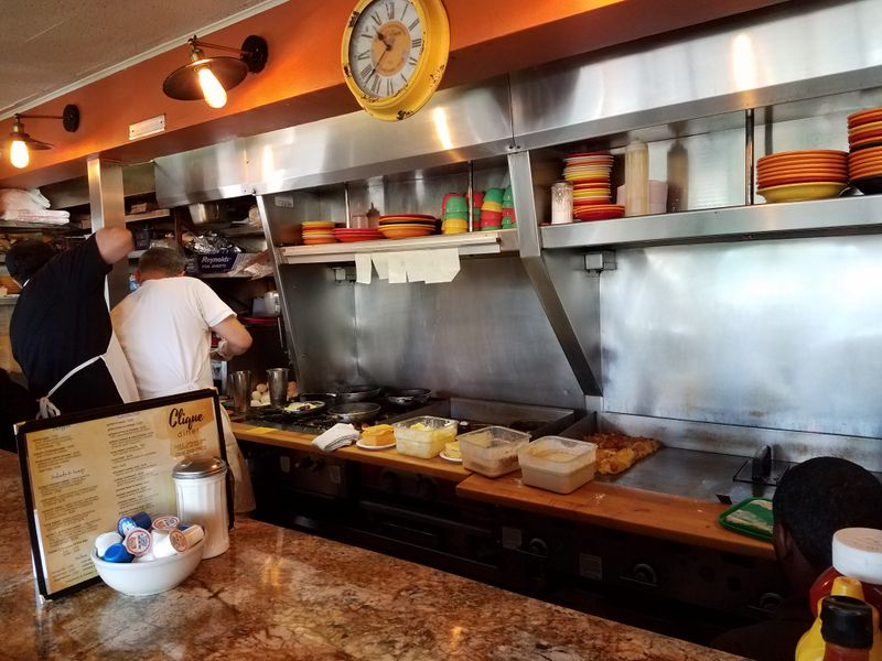 The Clique Restaurant, Detroit