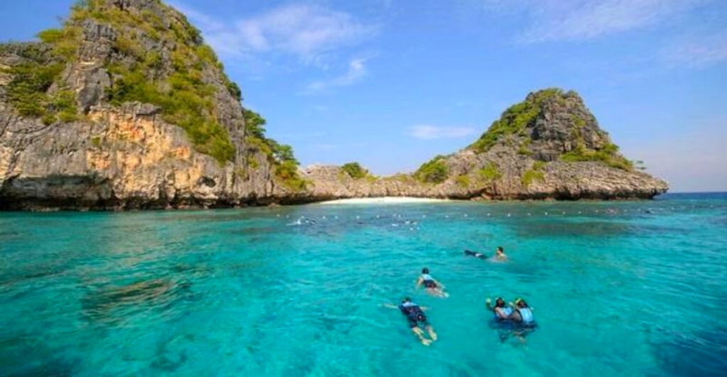 11 of Asia’s Most Beautiful Places Are Being Destroyed by Instagram (and Overtourism)