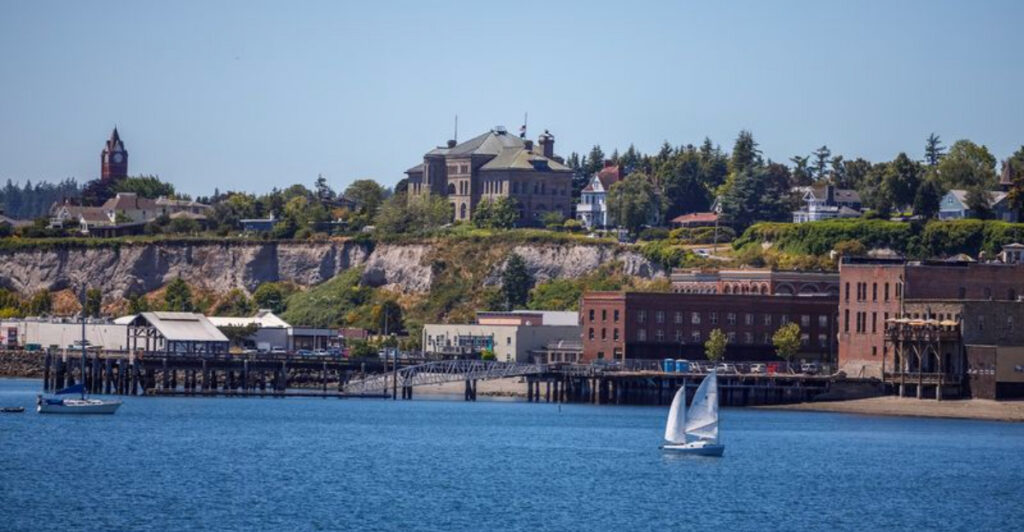 13 Coastal Towns in the U.S. That Are Perfect Outside Peak Season