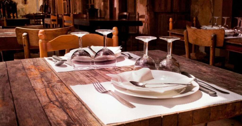 13 Reasons Americans Are Falling Out of Love With Restaurants