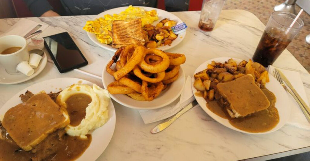 13 Scranton Diners Where Dinner Portions Are Still Out of Control