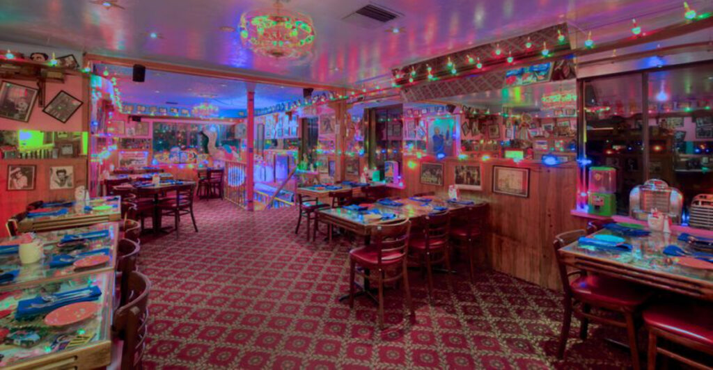 15 Florida Restaurants and Dinner Shows That Offer More Than Just Incredible Food
