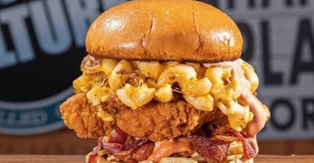 15 Hidden Florida Burger Spots Locals Pack Night After Night