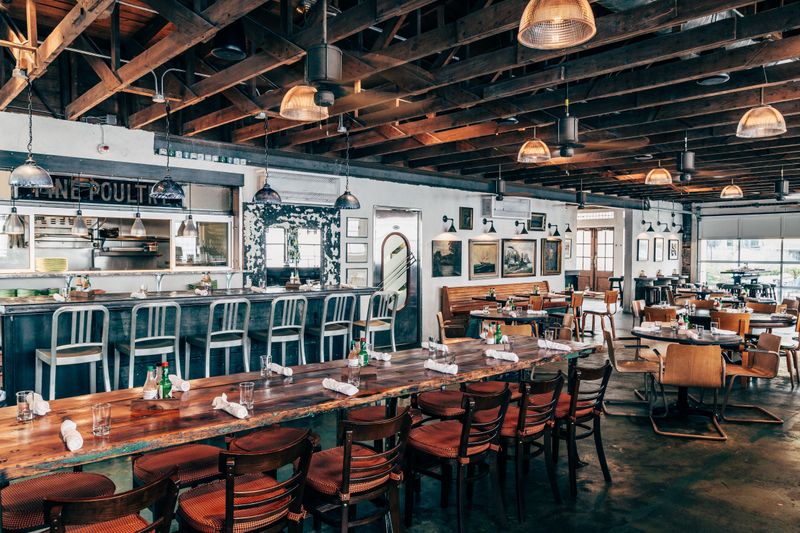 Leon's Oyster Shop: Where Fried Chicken Becomes an Obsession